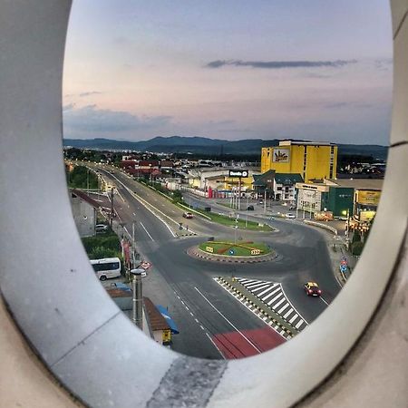 Hotel Crystal Palace Râmnicu Vâlcea Zewnętrze zdjęcie