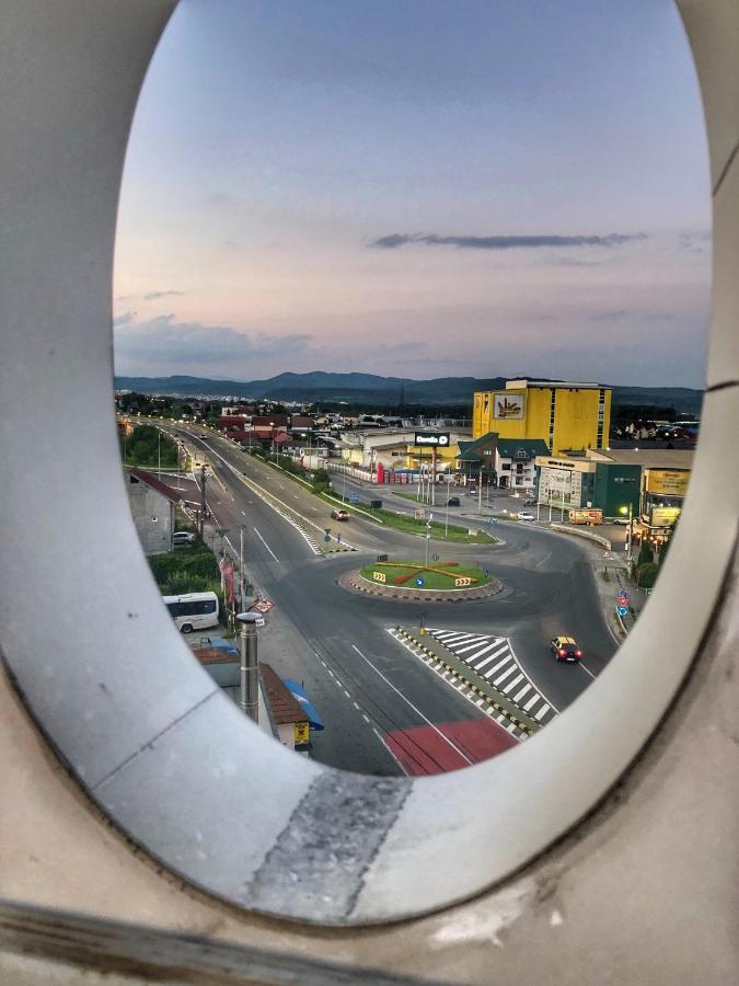 Hotel Crystal Palace Râmnicu Vâlcea Zewnętrze zdjęcie