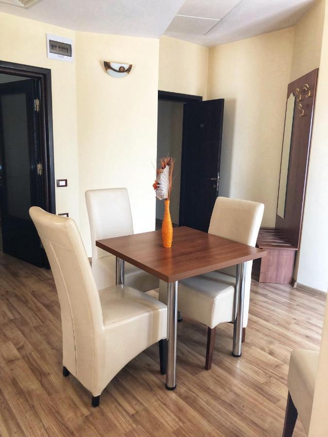 Hotel Crystal Palace Râmnicu Vâlcea Zewnętrze zdjęcie