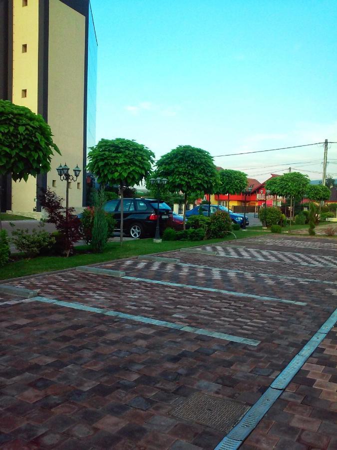 Hotel Crystal Palace Râmnicu Vâlcea Zewnętrze zdjęcie